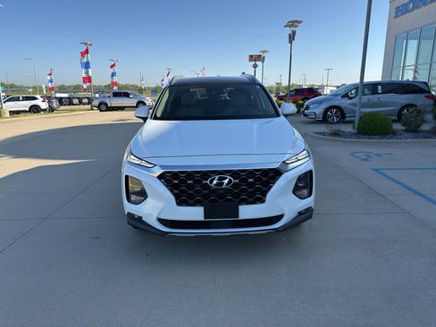 Used 2020 Hyundai Santa Fe SEL w/ Convenience + Premium Package FWD image 2