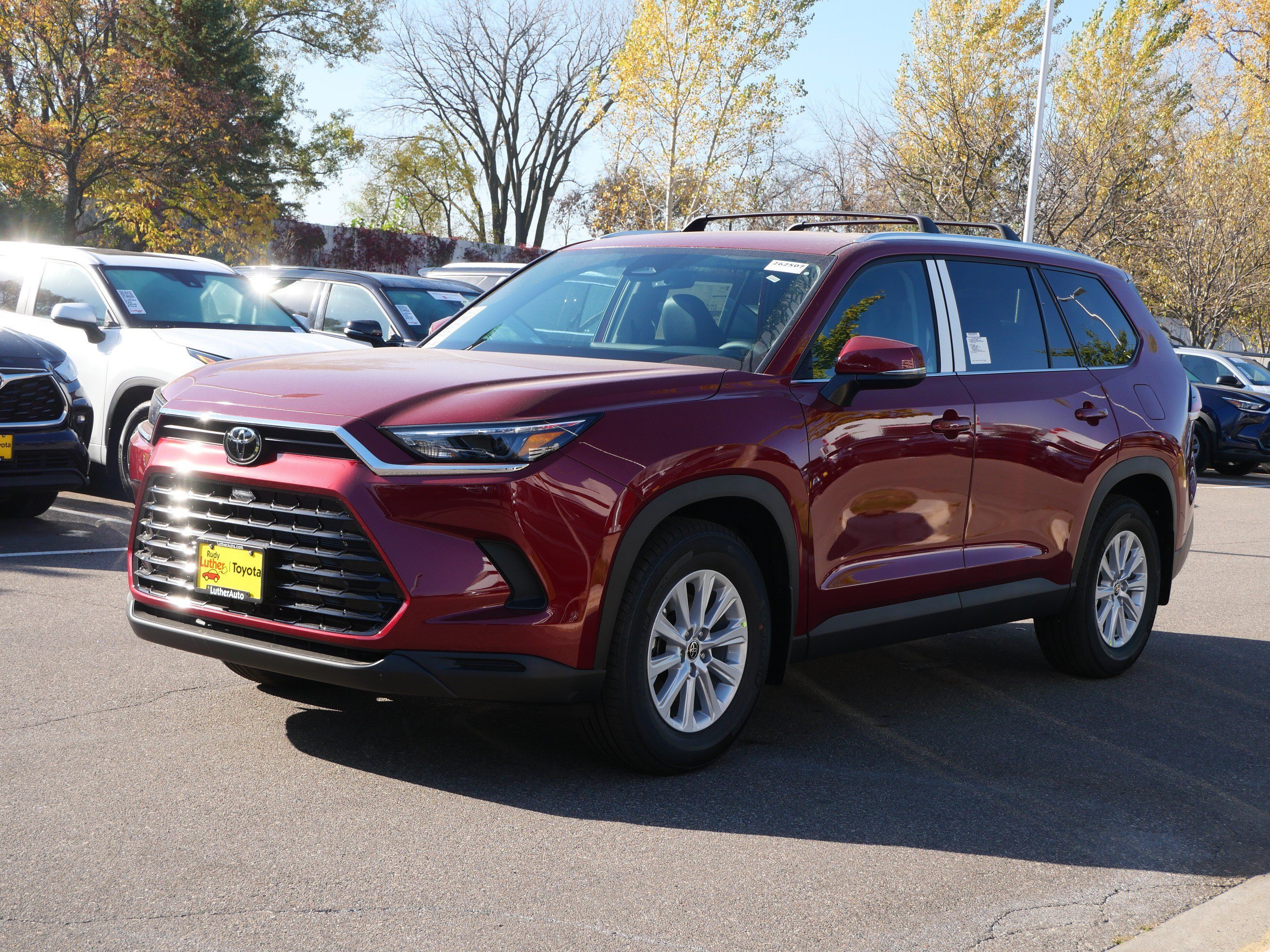 New 2026 Toyota Grand Highlander XLE FWD image 4