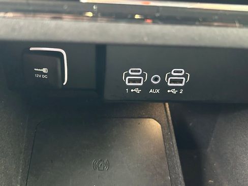 Used 2024 Jeep Wagoneer Series II w/ Flexible Seating Group image 23