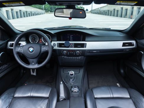 Used 2010 BMW M3 Convertible RWD image 2
