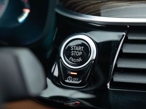 Used 2019 BMW M550i xDrive image 34