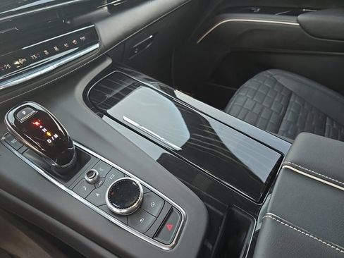 Certified 2024 Cadillac Escalade ESV V w/ Heavy-Duty Trailer Package image 25