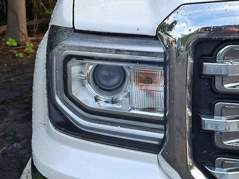 Used 2018 GMC Sierra 1500 SLT w/ SLT Premium Package AWD/4WD image 5