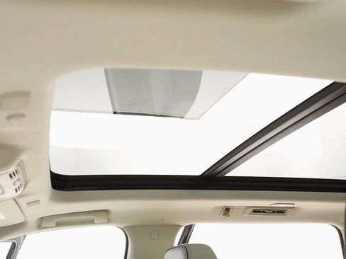 Used 2021 GMC Yukon Denali w/ Denali Premium Package image 21