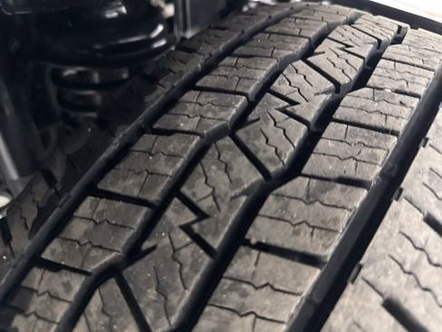 Used 2024 Jeep Wrangler Sahara image 29