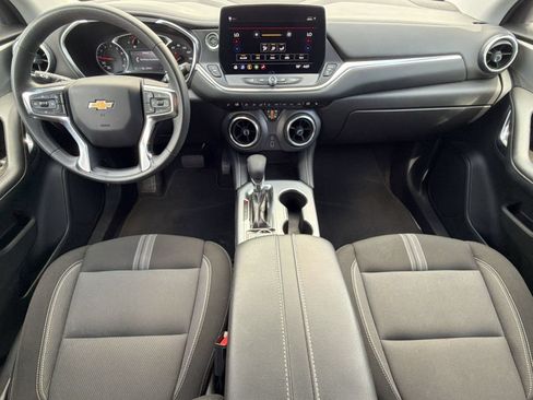 Used 2025 Chevrolet Blazer LT FWD image 16