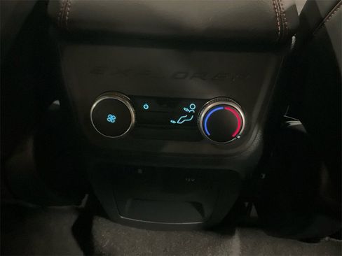 Used 2025 Ford Explorer ST-Line image 30