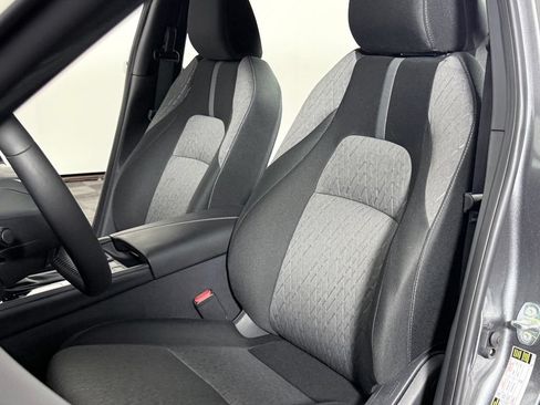 Certified 2026 Nissan Sentra SV w/ SV Convenience Package FWD image 25