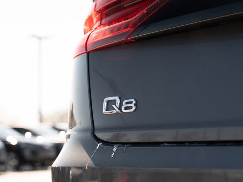 Used 2019 Audi Q8 Prestige w/ Towing Package image 32