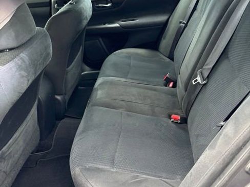 Used 2015 Nissan Altima 2.5 S w/ Sport Value Package FWD image 9
