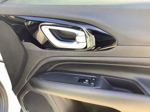 Used 2024 Jeep Compass Latitude w/ Convenience Group image 37