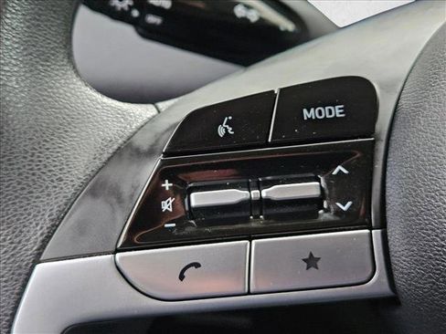 Used 2023 Hyundai Tucson SE image 25