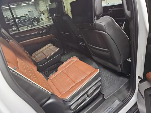 Used 2023 GMC Yukon XL Denali Ultimate w/ LPO, Floor Liner Package image 11