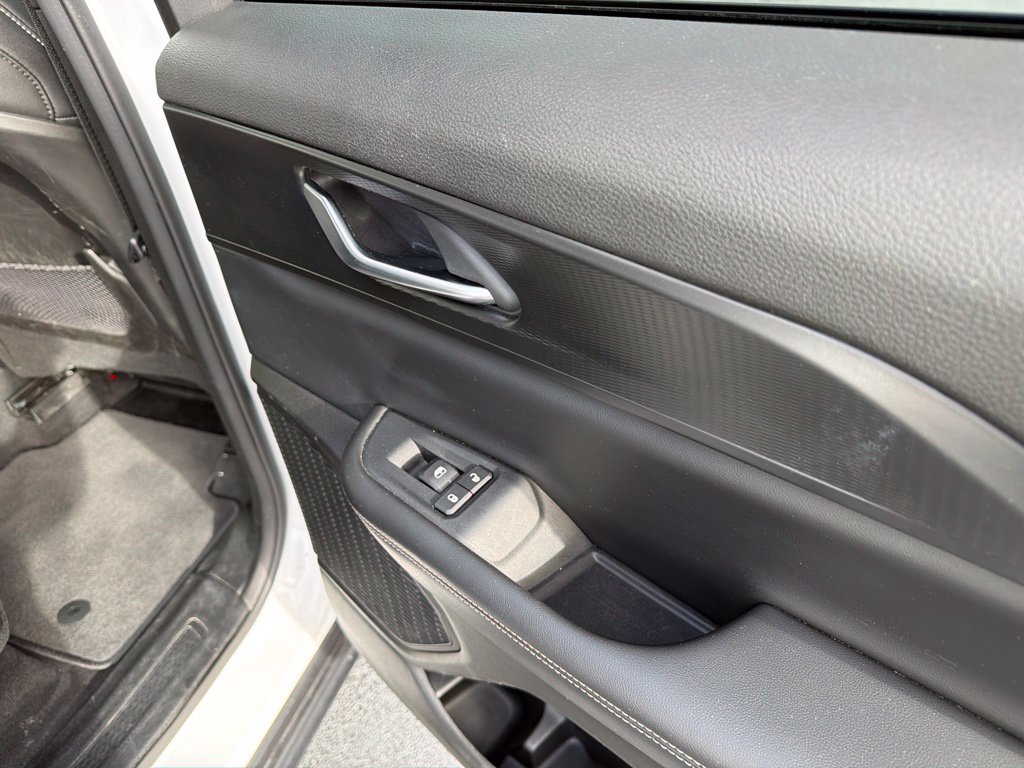 Used 2023 Jeep Grand Cherokee Altitude AWD/4WD image 19