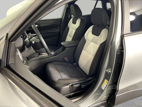 Used 2024 Chevrolet Trax RS w/ Driver Confidence Package FWD image 20