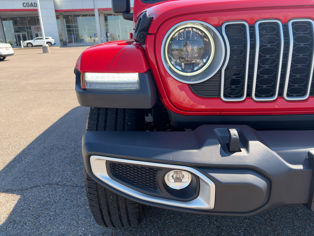 Used 2025 Jeep Wrangler Unlimited Sahara AWD/4WD image 31