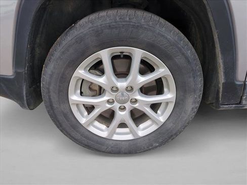 Used 2014 Jeep Cherokee Latitude image 12