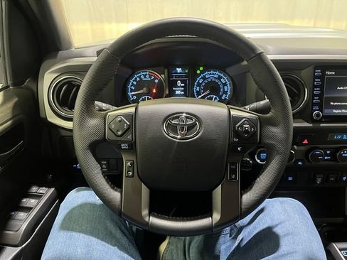 Certified 2022 Toyota Tacoma TRD Sport w/ Black Out Package (TMS) AWD/4WD image 17