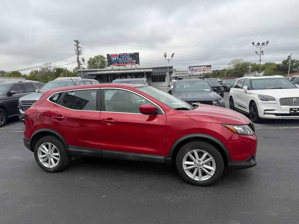 Used 2018 Nissan Rogue Sport S w/ S Appearance Package FWD image 2
