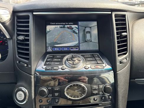 Used 2010 INFINITI FX35 AWD w/ Navigation Pkg image 20