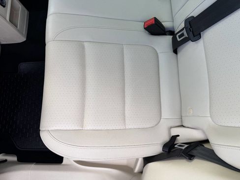 Used 2015 Volkswagen Tiguan SEL image 22