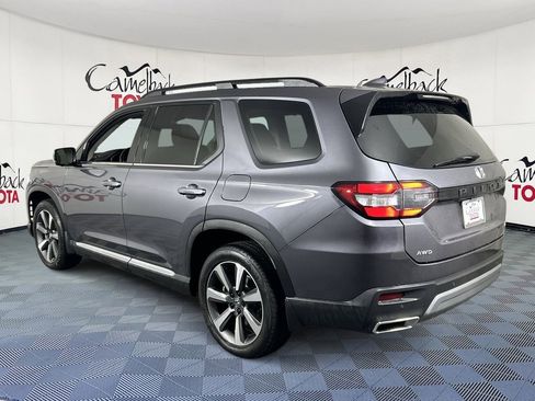 Used 2025 Honda Pilot Elite image 6
