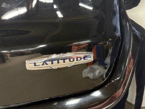 Used 2021 Jeep Compass Latitude w/ Convenience Group AWD/4WD image 23