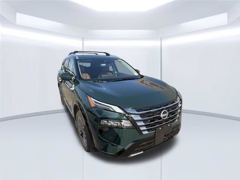 Used 2026 Nissan Rogue Platinum AWD/4WD image 3