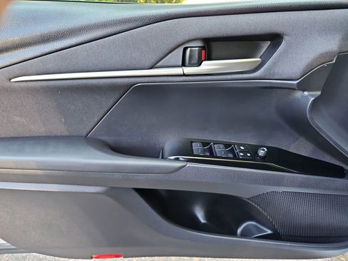 Used 2025 Toyota Camry SE FWD image 25