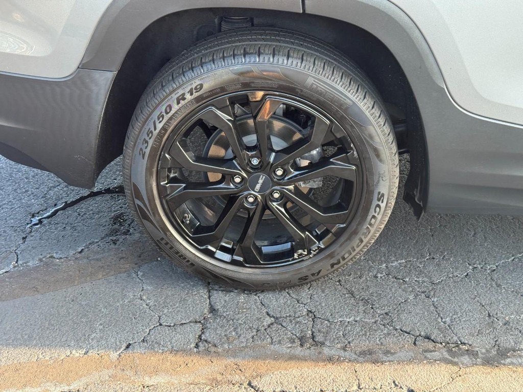Used 2021 GMC Terrain SLT w/ Elevation Edition FWD image 10