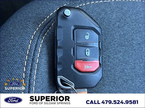 Used 2025 Jeep Gladiator Nighthawk image 35