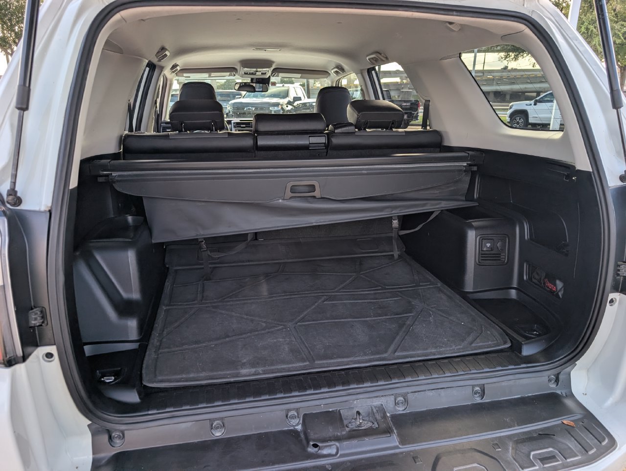 Used 2021 Toyota 4Runner SR5 Premium AWD/4WD image 29