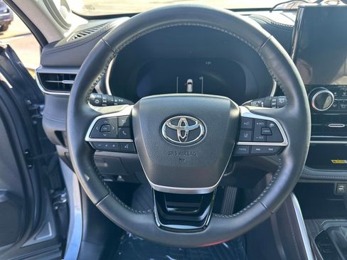 Used 2024 Toyota Highlander Platinum AWD/4WD image 20