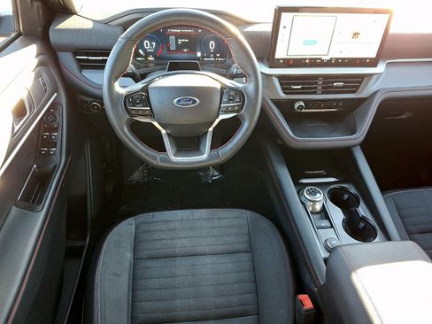 Certified 2025 Ford Explorer ST-Line w/ ST-Line Street Pack image 10