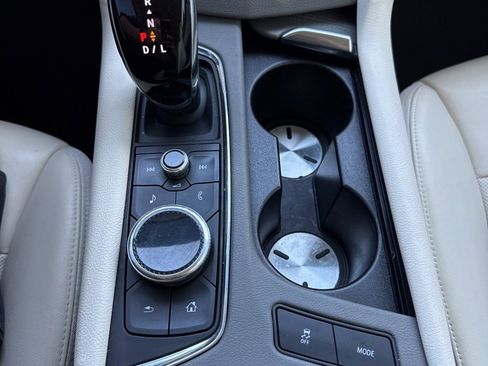 Used 2022 Cadillac XT6 Premium Luxury image 20