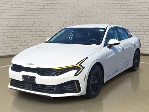 Used 2025 Kia K5 LXS image 1