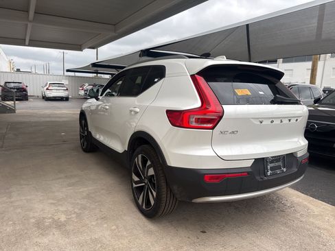 Certified 2023 Volvo XC40 B5 Plus w/ Protection Package Premier AWD/4WD image 7