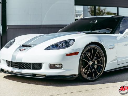 Used 2013 Chevrolet Corvette Z06 w/ 3LZ Preferred Equipment Group RWD image 44
