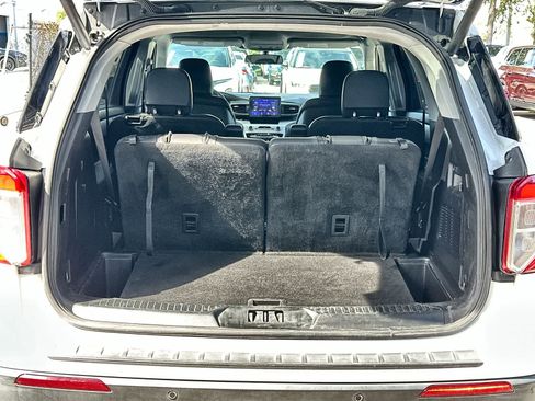 Used 2020 Ford Explorer XLT w/ Equipment Group 202A RWD image 16