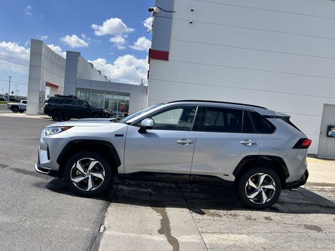 Used 2021 Toyota RAV4 SE w/ Weather & Moonroof Package AWD/4WD image 2