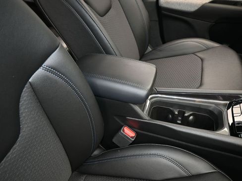 Used 2025 Jeep Compass Latitude image 36