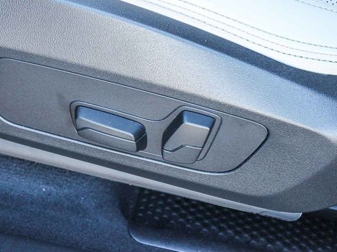 Used 2025 BMW X1 xDrive28i w/ Technology Package image 22