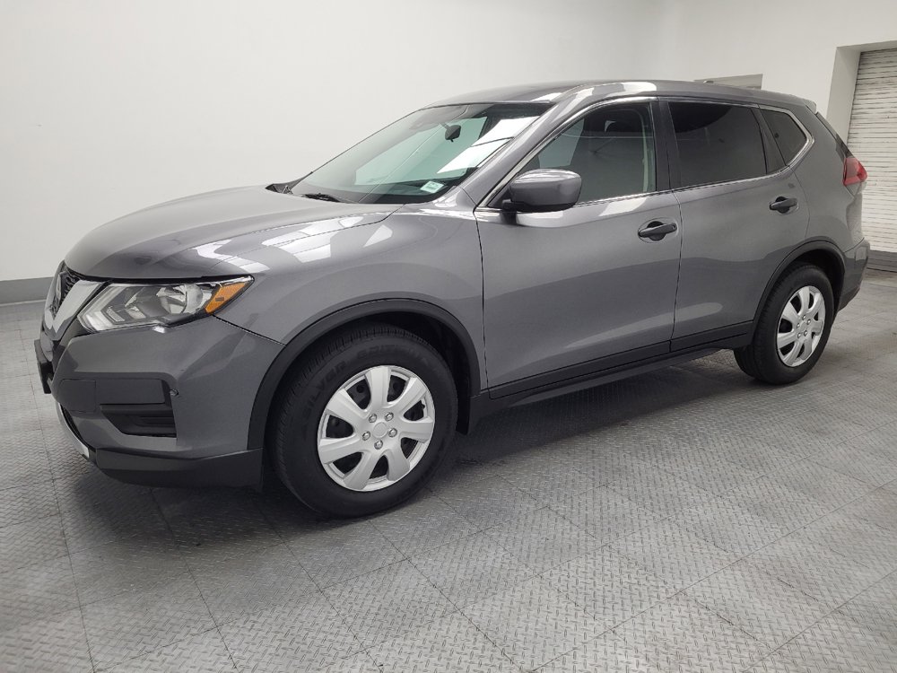 Used 2020 Nissan Rogue S FWD image 2