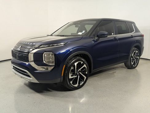 Used 2024 Mitsubishi Outlander SE FWD image 3