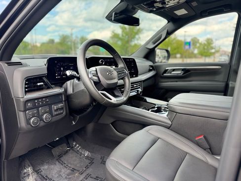 Certified 2026 Chevrolet Suburban Z71 w/ Comfort Package AWD/4WD image 15