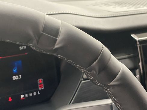 Used 2025 GMC Acadia Elevation image 33