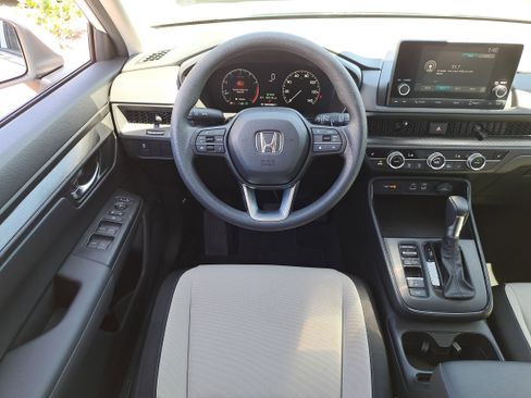 Used 2024 Honda CR-V EX image 15