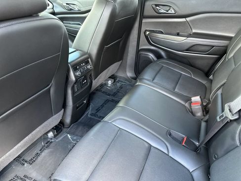 Used 2023 GMC Acadia SLT AWD/4WD image 11