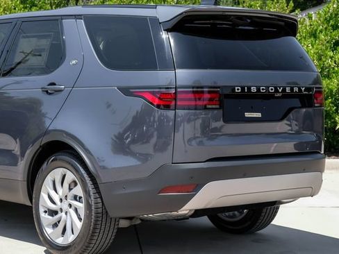 New 2026 Land Rover Discovery S AWD/4WD image 14