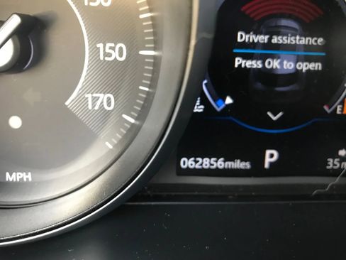 Used 2018 Jaguar E-PACE S image 19